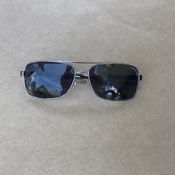Burberry Sunglasses - Picture 3 of 3